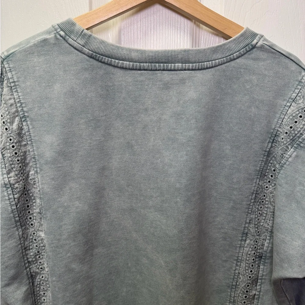 Jane + Delancy Pullover Crew Neck, Large, Blue/Gray, Long Sleeve, Eyelet Detail - Picture 4 of 10